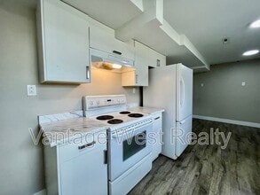 315 Prior Rd S in Kelowna, BC - Building Photo - Building Photo