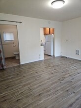 311 SE Riverside Ave in Grants Pass, OR - Building Photo - Building Photo