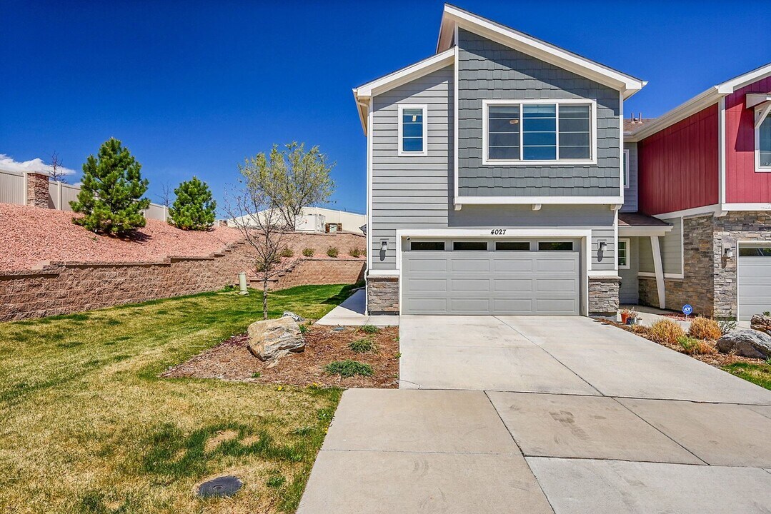 4027 E 98th Pl in Thornton, CO - Building Photo
