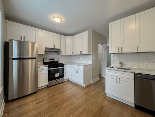 4613 N Winchester Ave, Unit 3C
