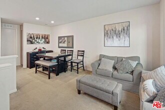 14122 Willow Ln in Los Angeles, CA - Building Photo - Building Photo