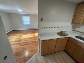 997 Broadway in Raynham, MA - Building Photo - Building Photo