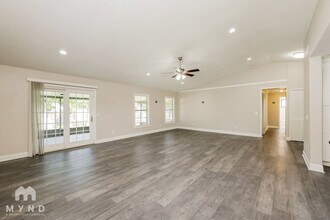 6529 Seafairer Dr in Tampa, FL - Building Photo - Building Photo