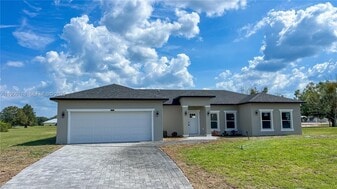 7916 Granada Rd in Sebring, FL - Building Photo