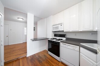 107 Harrison St in Hoboken, NJ - Building Photo - Building Photo