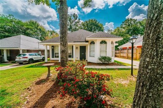 957 Wesley Ave in Mobile, AL - Building Photo - Building Photo
