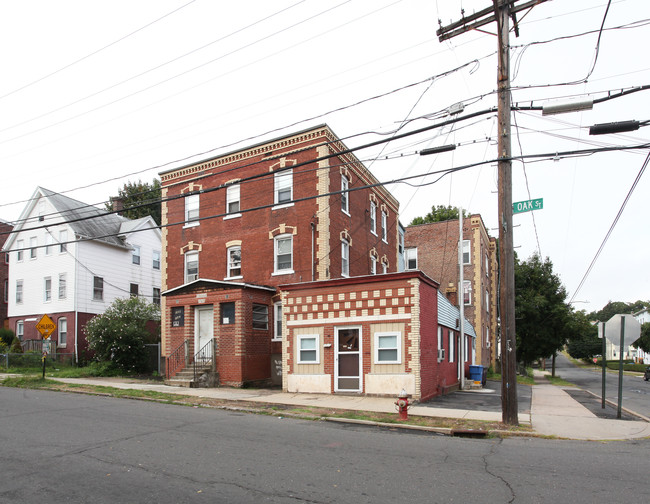 142-144 Oak St in New Britain, CT - Building Photo - Building Photo