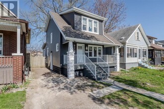 970 Elm Ave in Windsor, ON - Building Photo - Building Photo