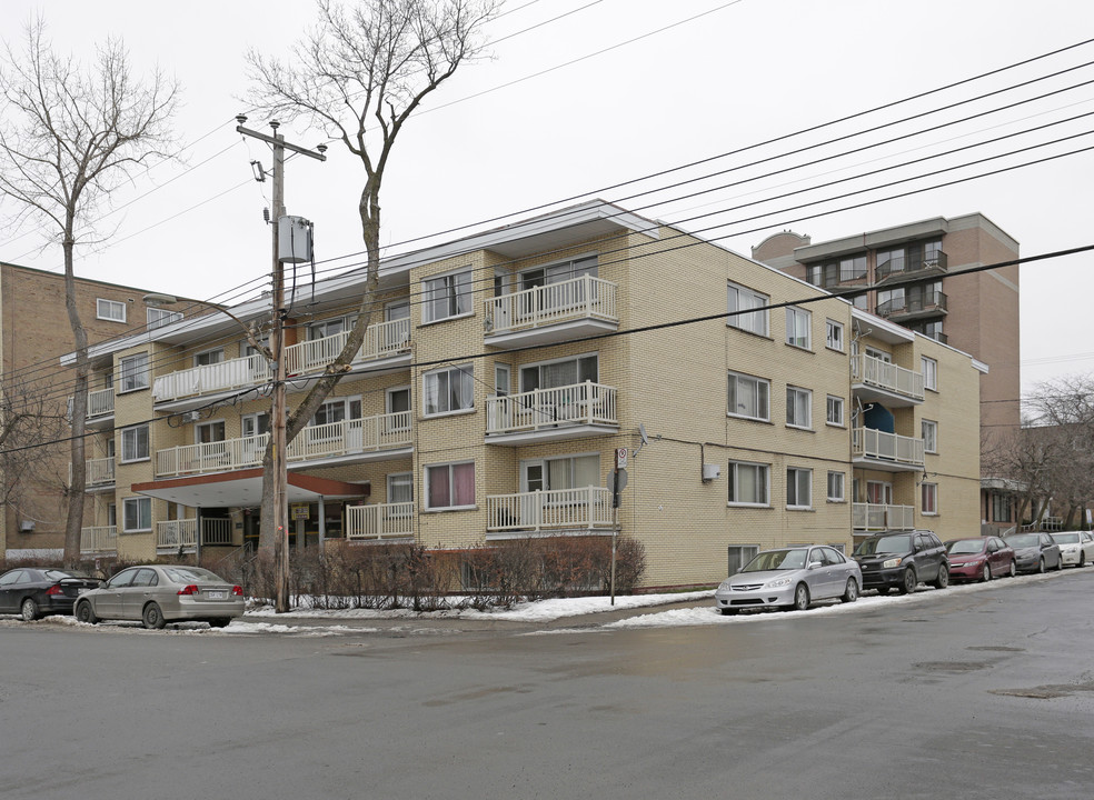 4880-4890 Bourret Av in Montréal, QC - Building Photo