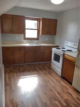 258 Lee St, Unit 258 and a half in Winona, MN - Building Photo - Building Photo