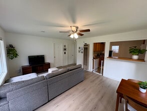 120 National Ave N in Bremerton, WA - Building Photo - Building Photo