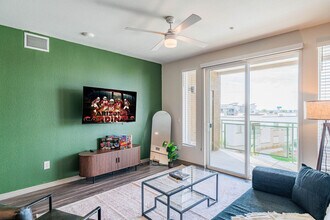 9600 W Georgia Ave in Glendale, AZ - Building Photo - Building Photo