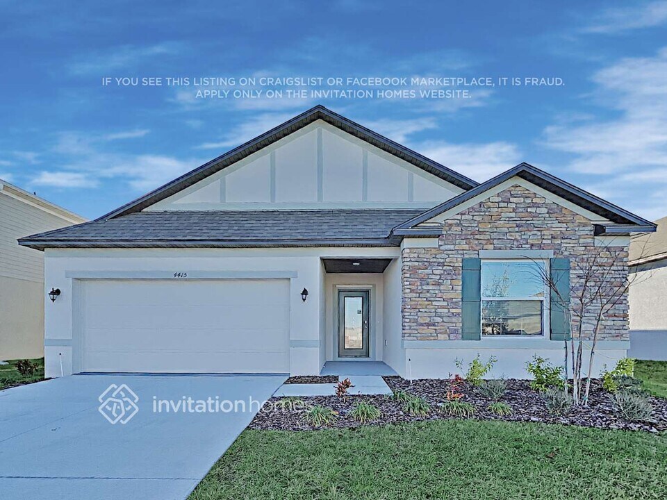 4415 Reisswood Lp in Palmetto, FL - Building Photo