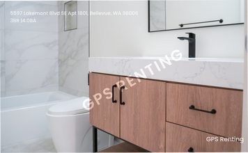 5597 Lakemont Blvd SE in Bellevue, WA - Building Photo - Building Photo