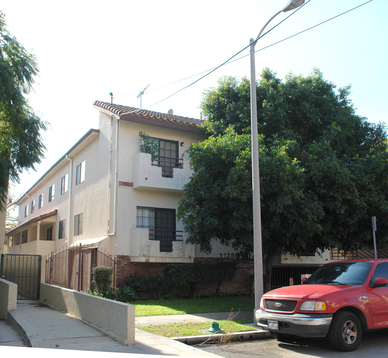 11250 Morrison St in North Hollywood, CA - Building Photo