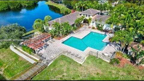 property at 2574 Centergate Dr