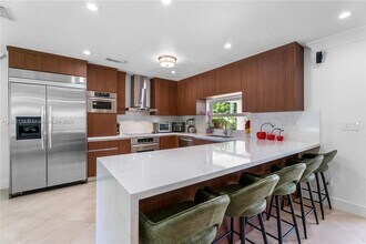 8821 SW 176th St in Palmetto Bay, FL - Building Photo - Building Photo