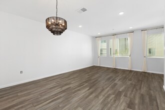 5272 Beachfront Cove in San Diego, CA - Building Photo - Building Photo