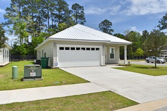 10 Oakfield Dr N in Freeport, FL - Building Photo - Building Photo