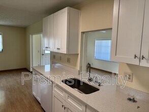 144 Stafford Cir in Palm Harbor, FL - Building Photo - Building Photo