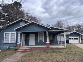 2940 Bonham St in Paris, TX - Building Photo