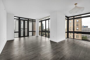 175 Huguenot St, Unit 1106 in New Rochelle, NY - Building Photo