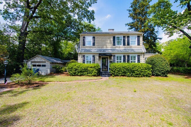 1215 Pinemont Dr in Columbia, SC - Foto de edificio - Building Photo