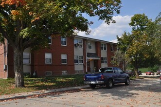 819-909 W Jackson St in Belvidere, IL - Building Photo - Building Photo