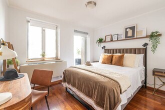 209 W 20th St, Unit SI ID1013666P in New York, NY - Building Photo - Building Photo