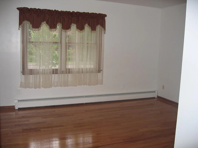 78 Water St in South Glastonbury, CT - Foto de edificio - Building Photo