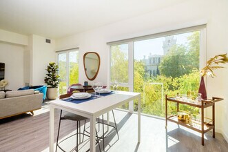 The Mansion in Sacramento, CA - Building Photo - Building Photo