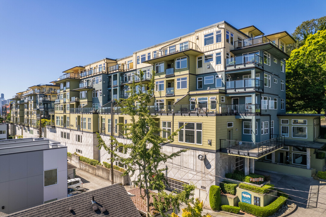 PORTAL OVER LAKE UNION CONDOMINIUM in Seattle, WA - Building Photo