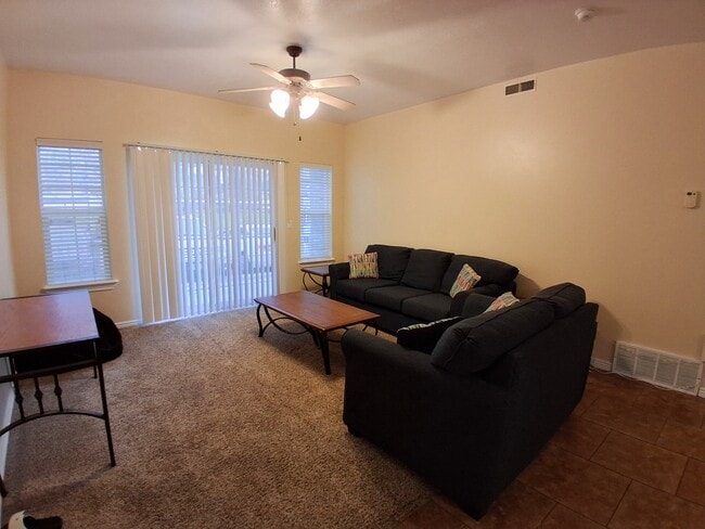 345 Belmont Pl in Provo, UT - Foto de edificio - Building Photo