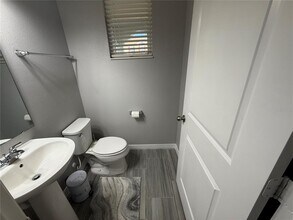 5151 Adelaide Dr in Kissimmee, FL - Building Photo - Building Photo