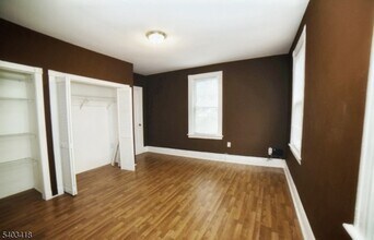 295 Franklin St, Unit 2 in Bloomfield, NJ - Building Photo - Building Photo