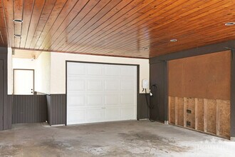 5674 Abbey Dr in Delta, BC - Building Photo - Building Photo