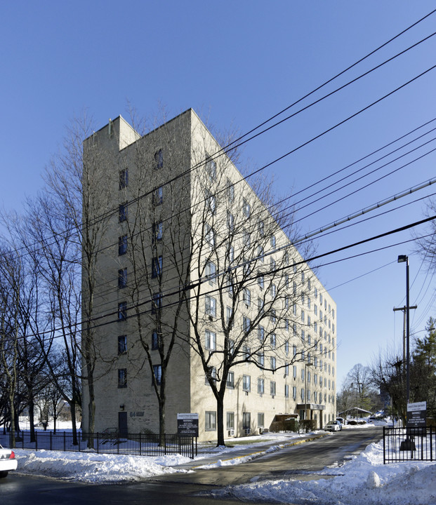 Lincoln Towers Senior Citizens in New Rochelle, NY - Foto de edificio