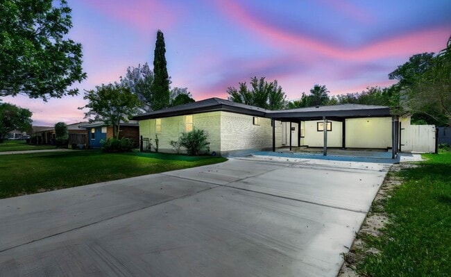 property at 2113 21st Ave N