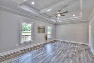 3931 Taylors Store Rd in Hampshire, TN - Foto de edificio - Building Photo