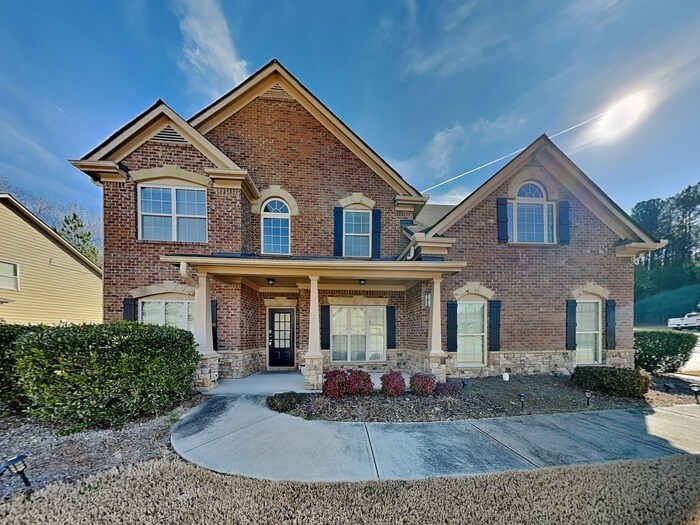 1561 Cobblefield Cir in Dacula, GA - Building Photo