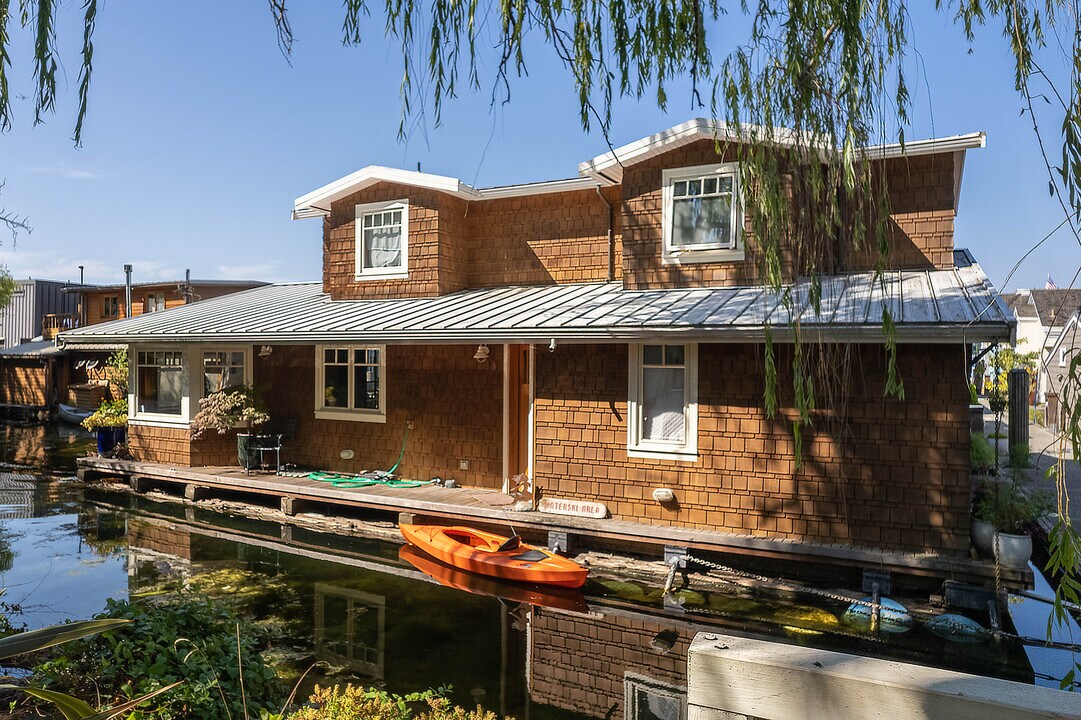 PHOENIX MOORAGE CONDOMINIUM in Seattle, WA - Foto de edificio