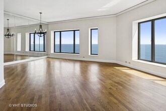950 N Michigan Ave in Chicago, IL - Building Photo - Building Photo
