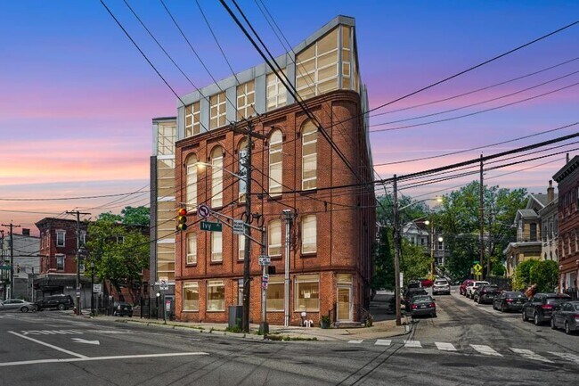 704 Grand St in Jersey City, NJ - Building Photo - Building Photo