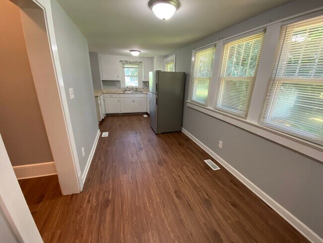 619 New St in Graham, NC - Building Photo - Building Photo