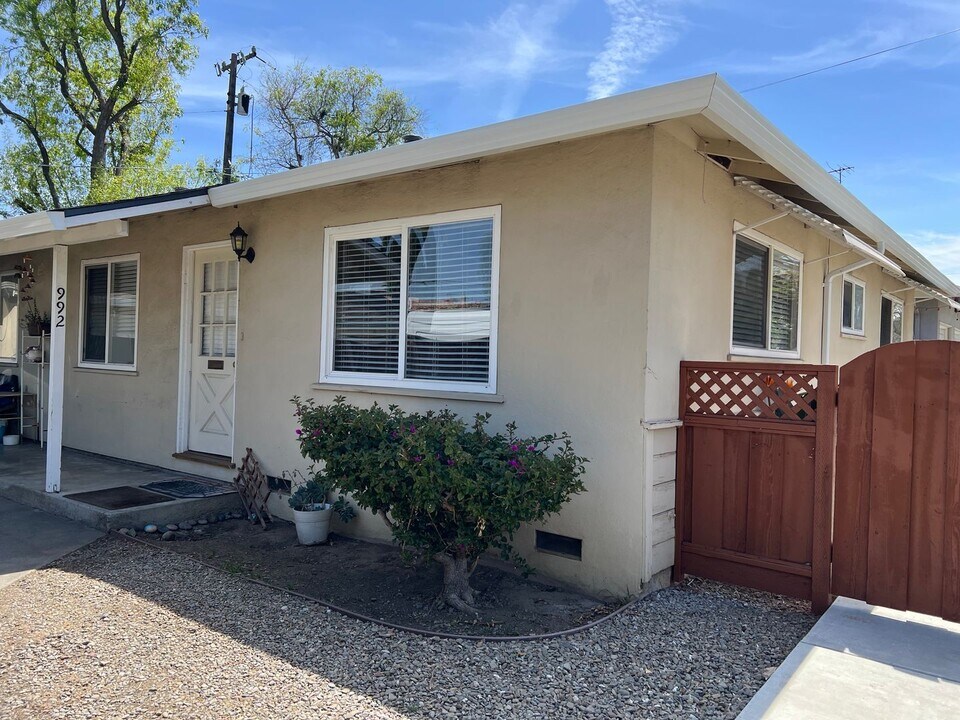 992-994 Princess Anne Dr in San Jose, CA - Building Photo
