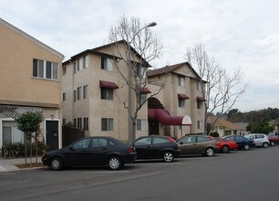 Golden Pacific Apartments in San Diego, CA - Building Photo - Building Photo