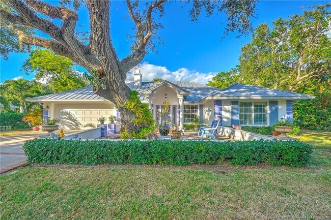 1446 Wyn Cove Dr in Vero Beach, FL - Foto de edificio - Building Photo