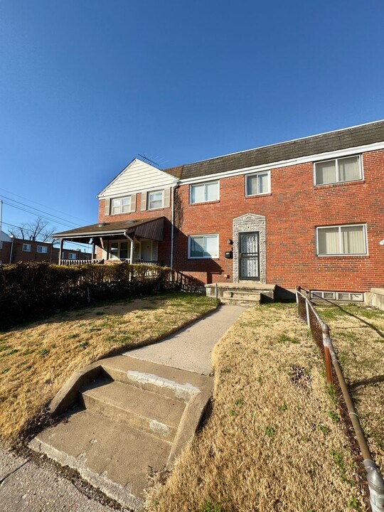 5731 Denwood Ave in Baltimore, MD - Building Photo