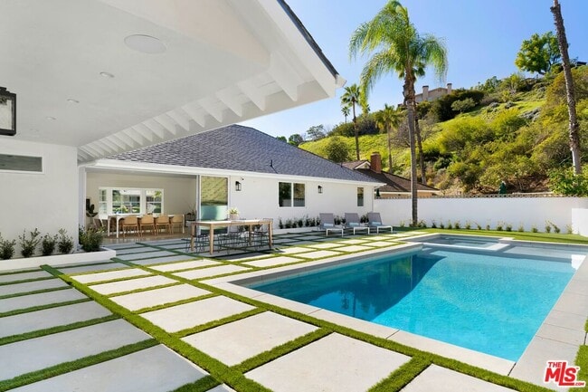 property at 4405 Estrondo Dr