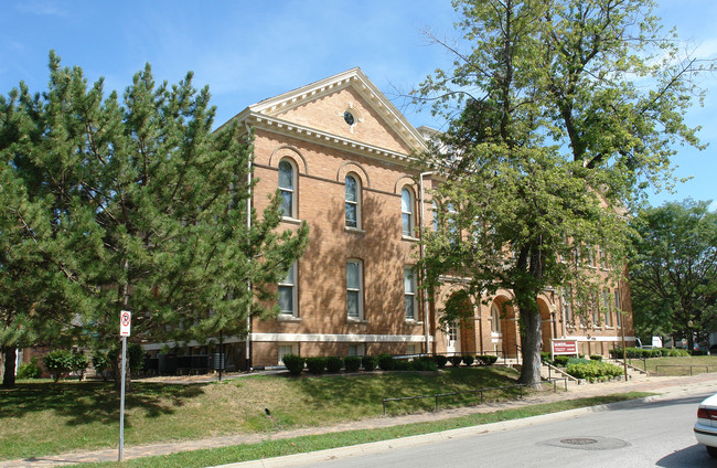 Saunders School in Omaha, NE - Building Photo - Building Photo